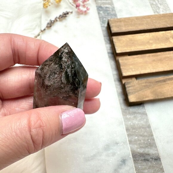 Mini Garden Quartz Polished Point - Picture 9 of 9